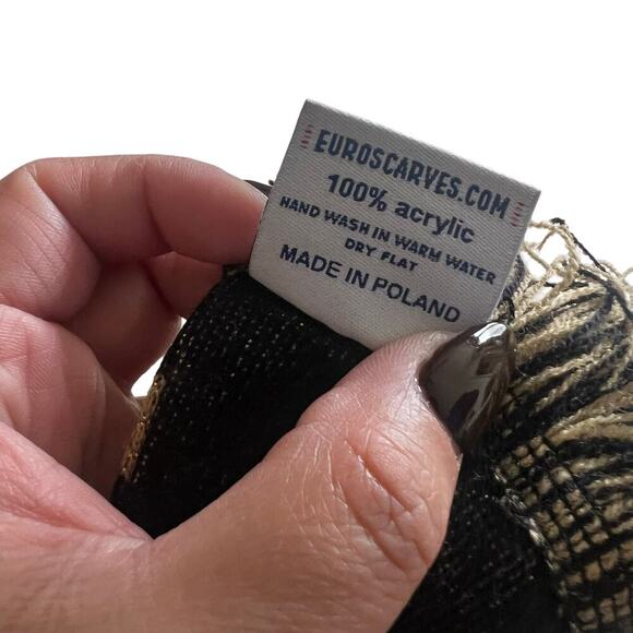 The 3252 Supporters Shield Scarf Unisex Black White Gold One Size - Picture 4 of 5